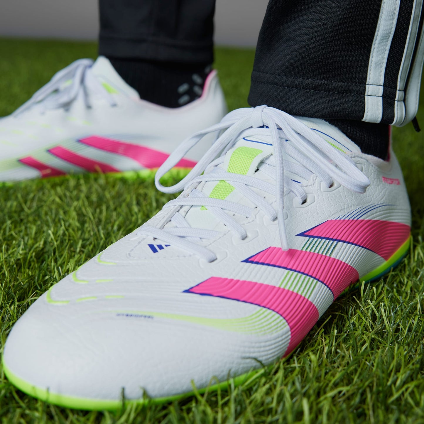 Chuteira Adidas Predator League Firm/Multi-Ground Campo