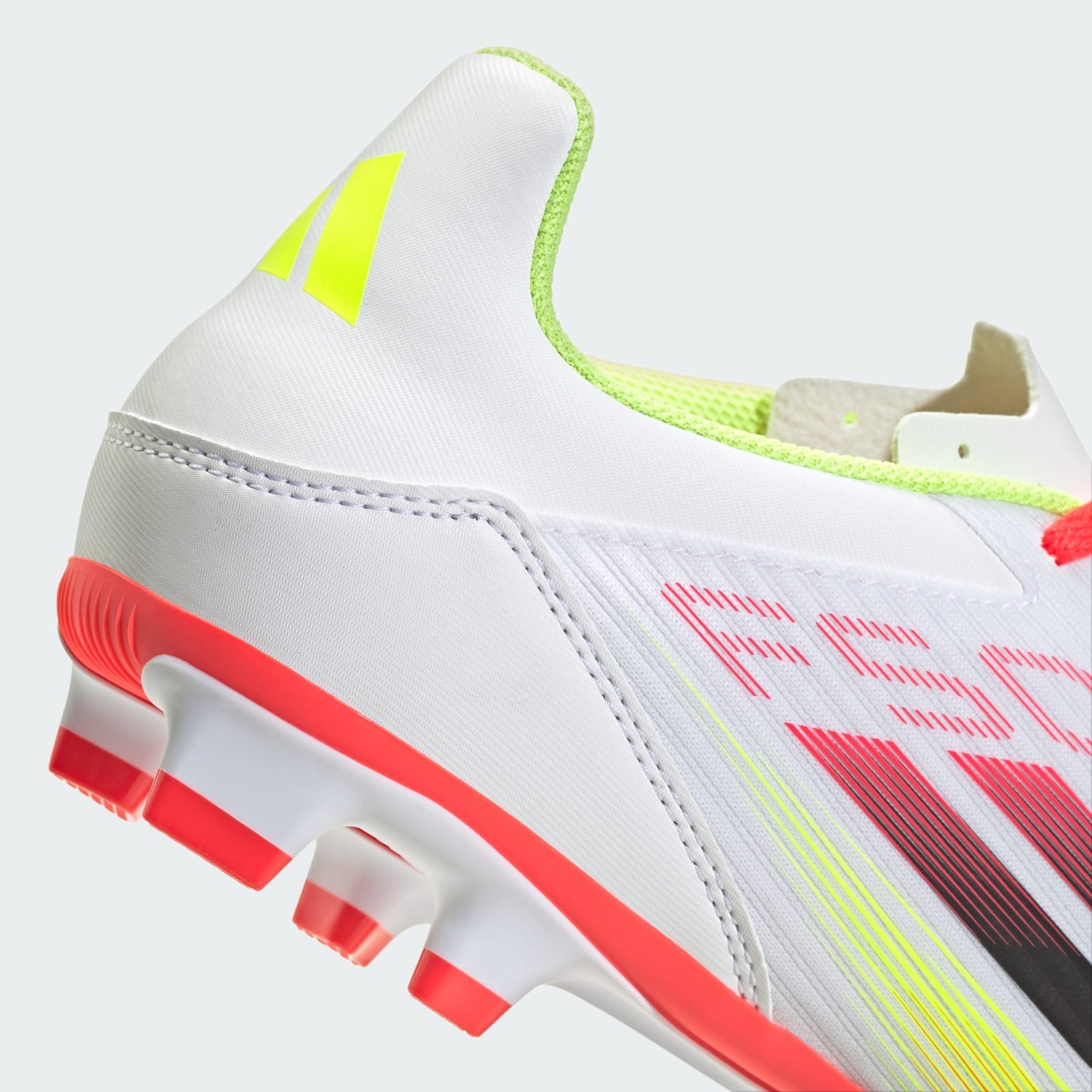 Chuteira Adidas F50 Club Firm/Multi-Ground Campo
