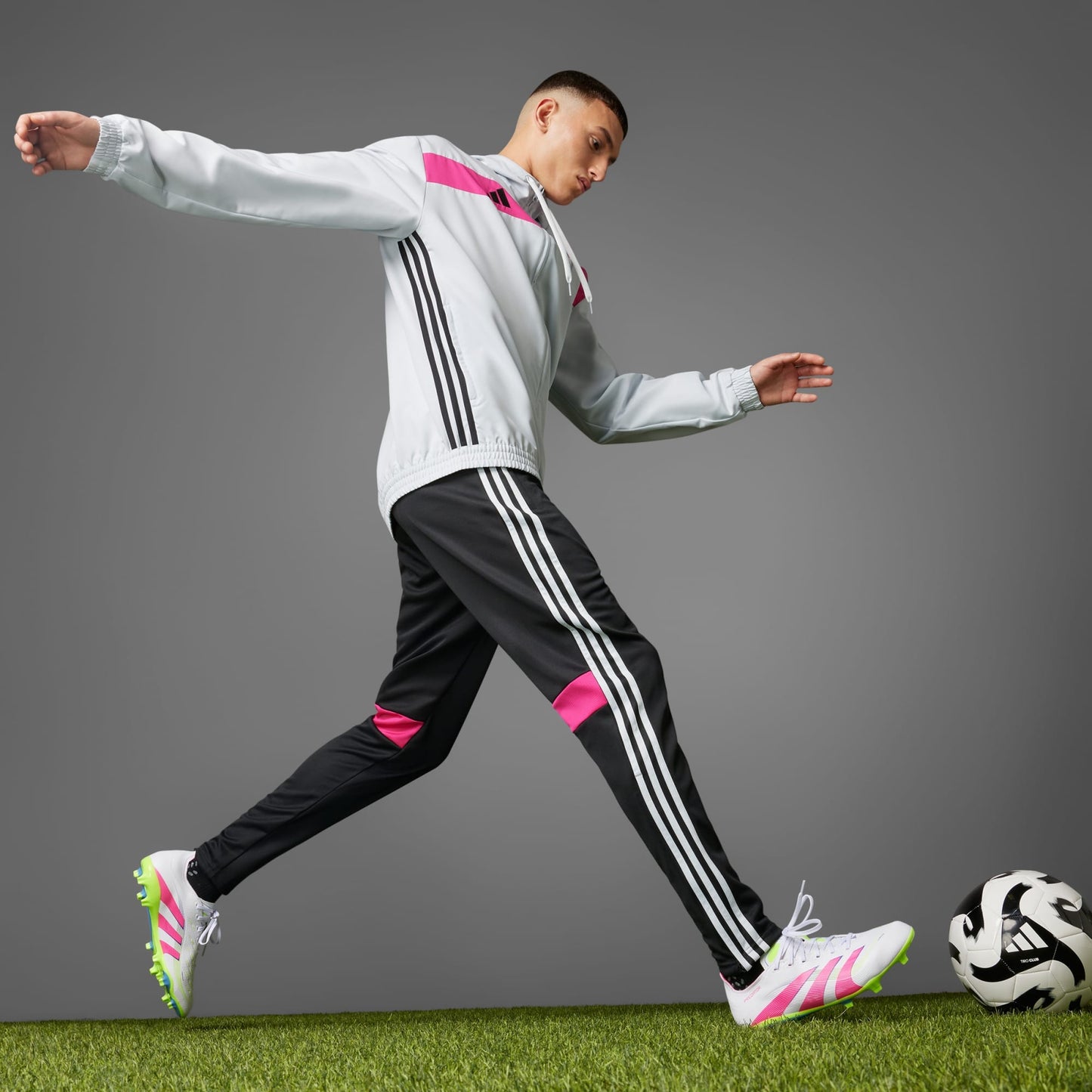 Chuteira Adidas Predator League Firm/Multi-Ground Campo