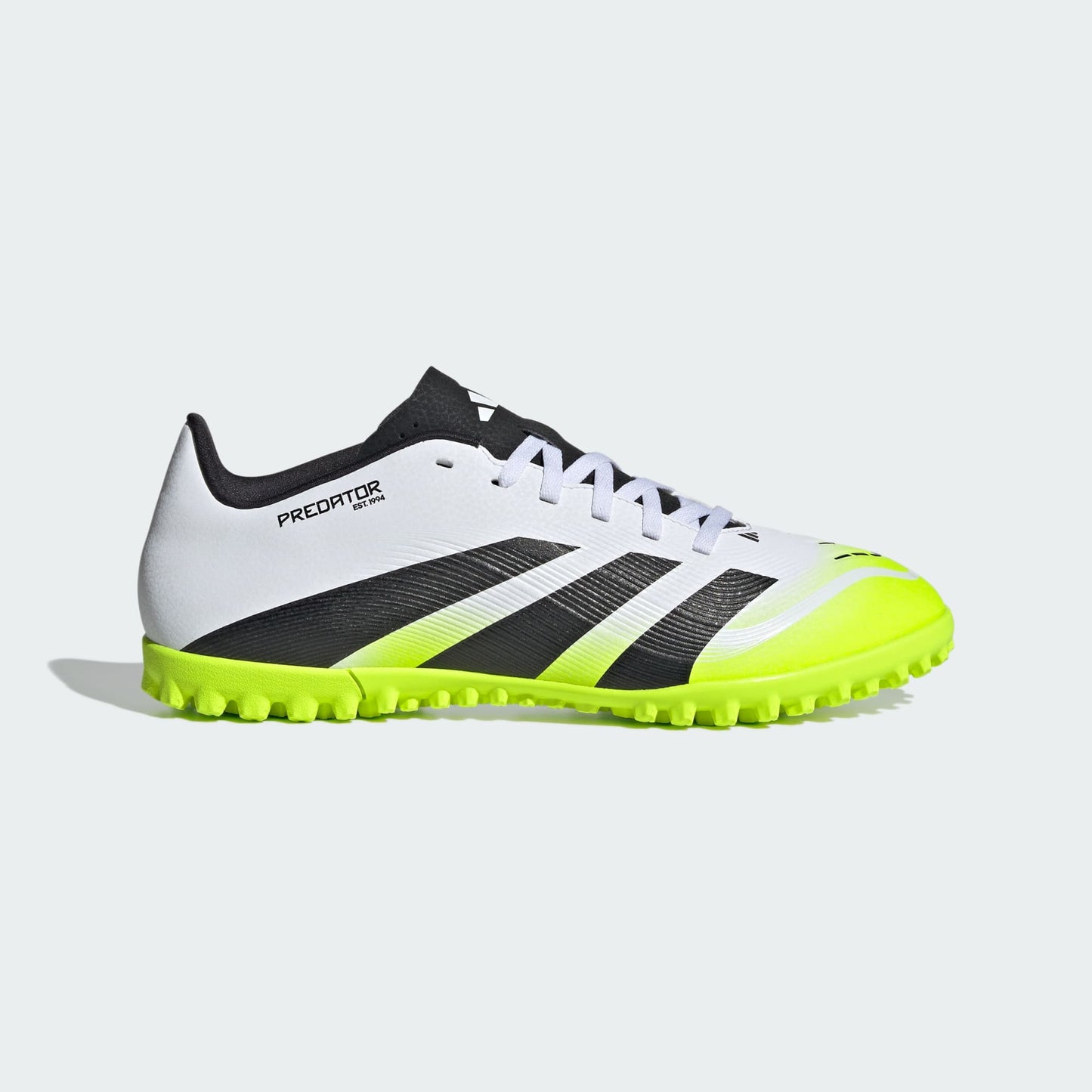 Chuteira Adidas Predator Club Society