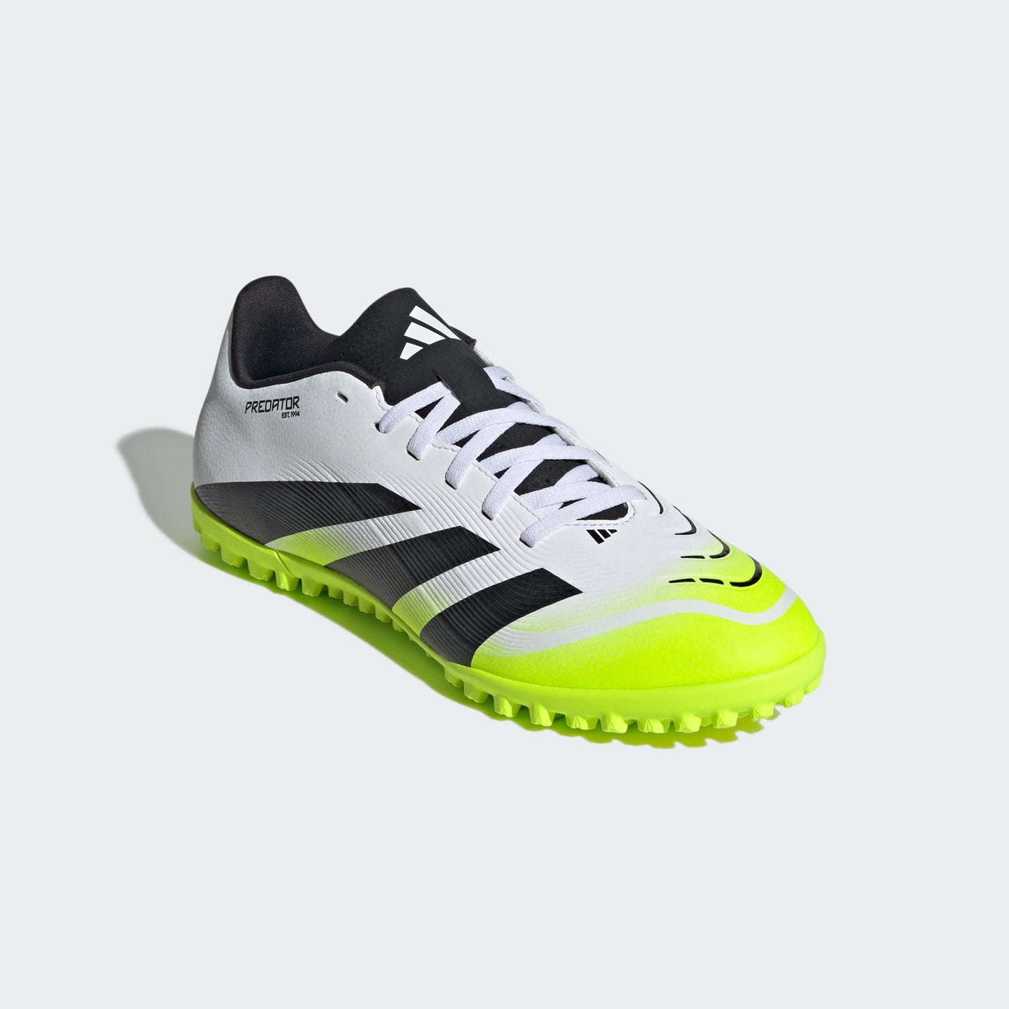 Chuteira Adidas Predator Club Society