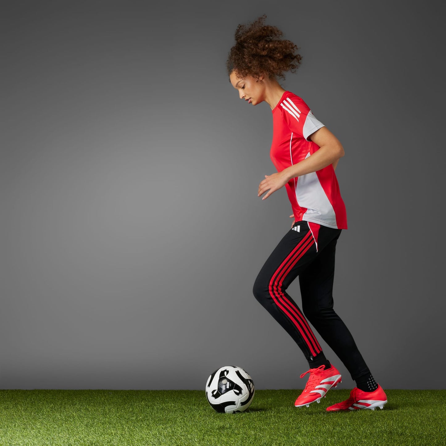 Chuteira Adidas Predator League Firm/Multi-Ground Campo