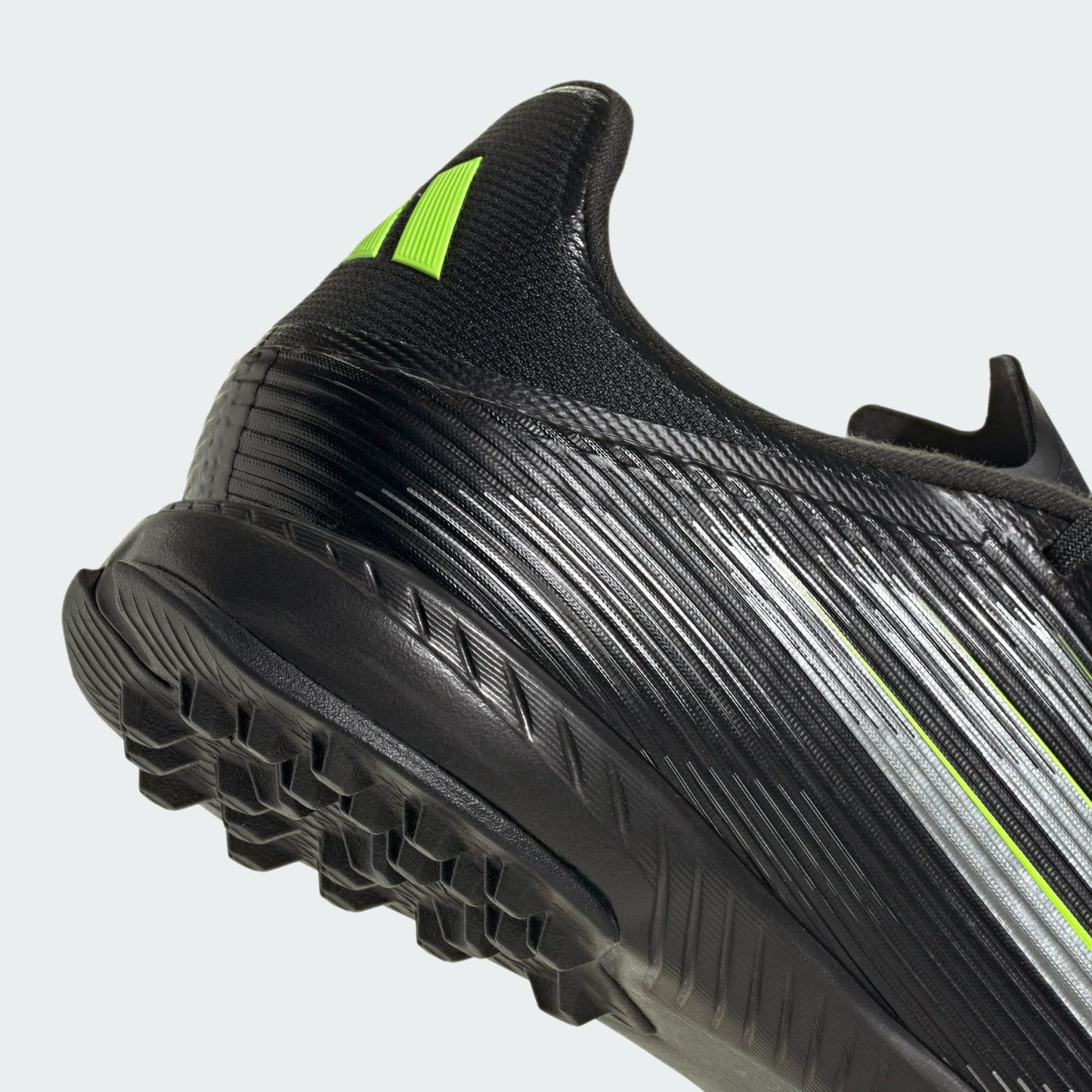 Chuteira Adidas F50 Club Society
