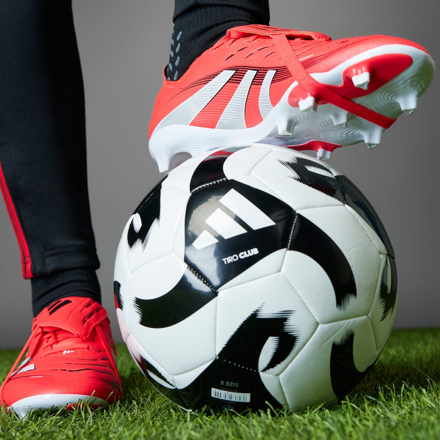 Chuteira Adidas Predator League Firm/Multi-Ground Campo
