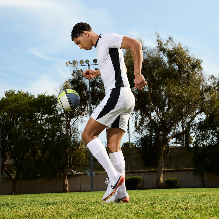 Chuteira Nike Tiempo 10 Elite Campo