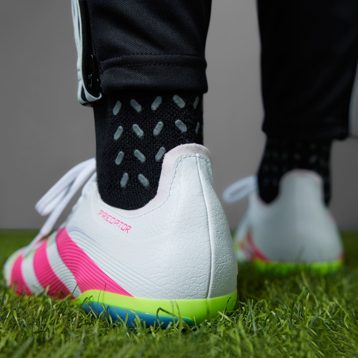 Chuteira Adidas Predator League Firm/Multi-Ground Campo