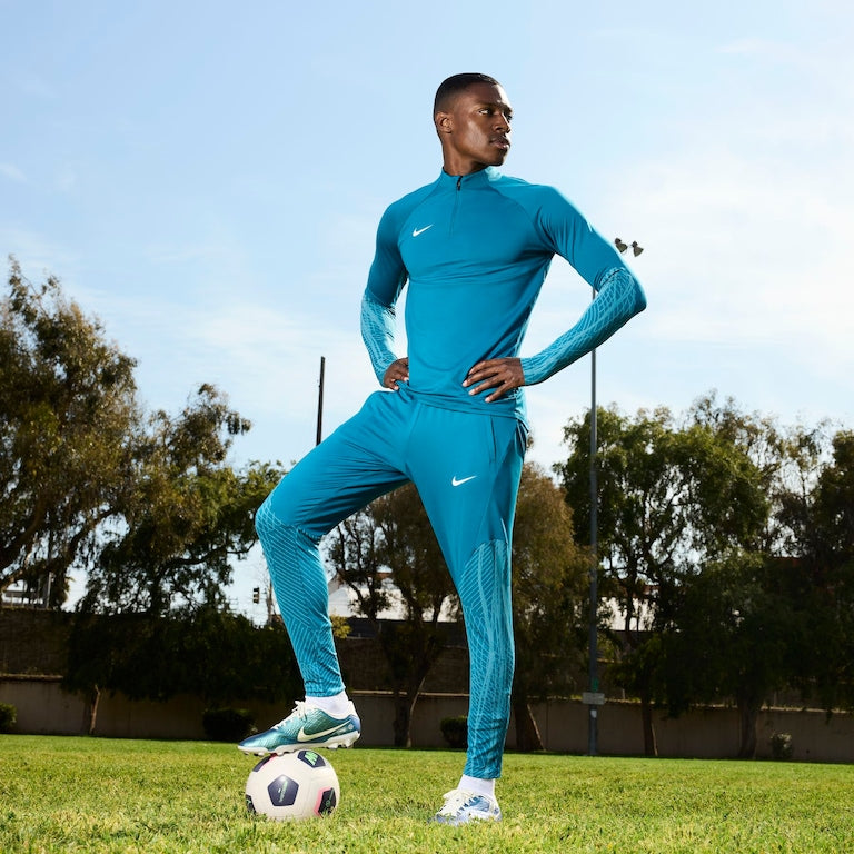 Chuteira Nike Tiempo Legend 10 Academy 30 Campo