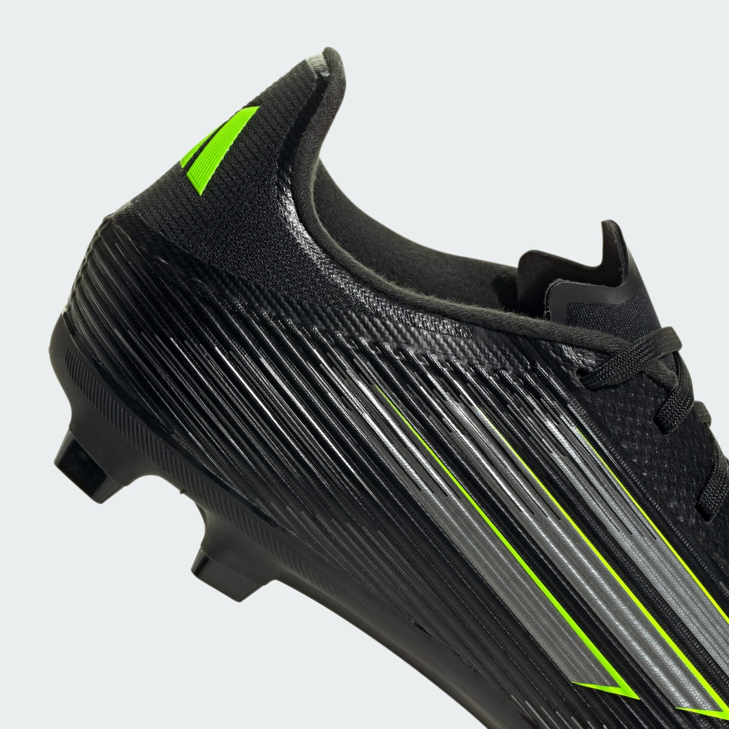 Chuteira Adidas F50 League Firm/Multi-Ground Campo