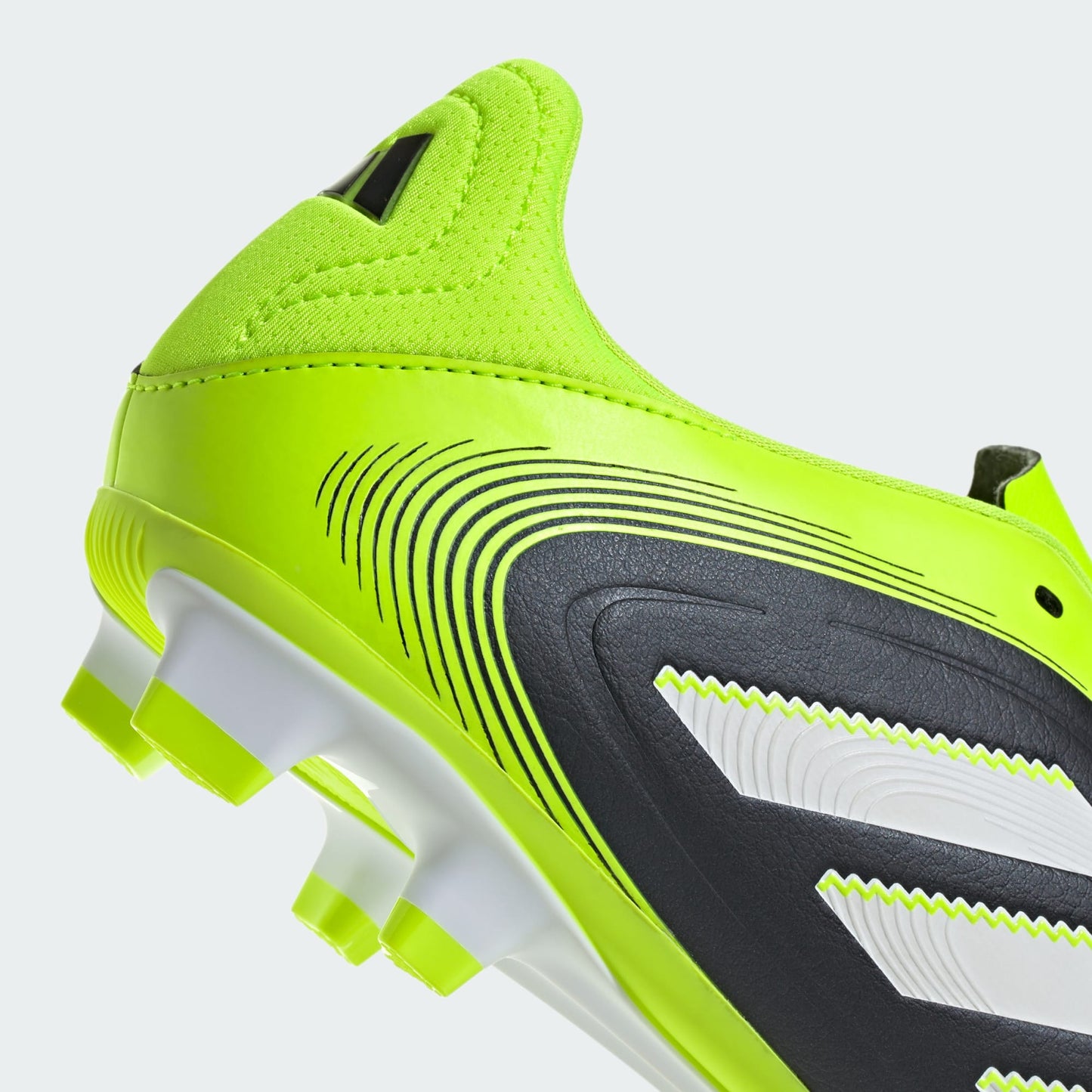 Chuteira Adidas Copa Pure 3 Club Firm/Multi-Ground Campo