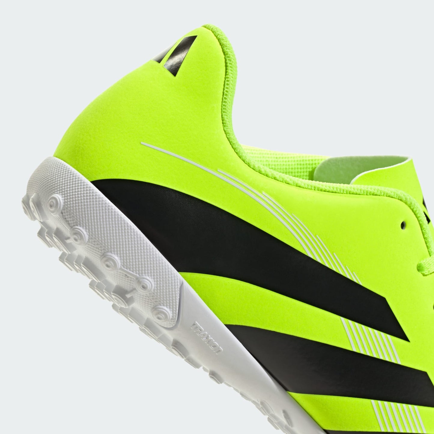 Chuteira Adidas Predator 25 Essentials Society