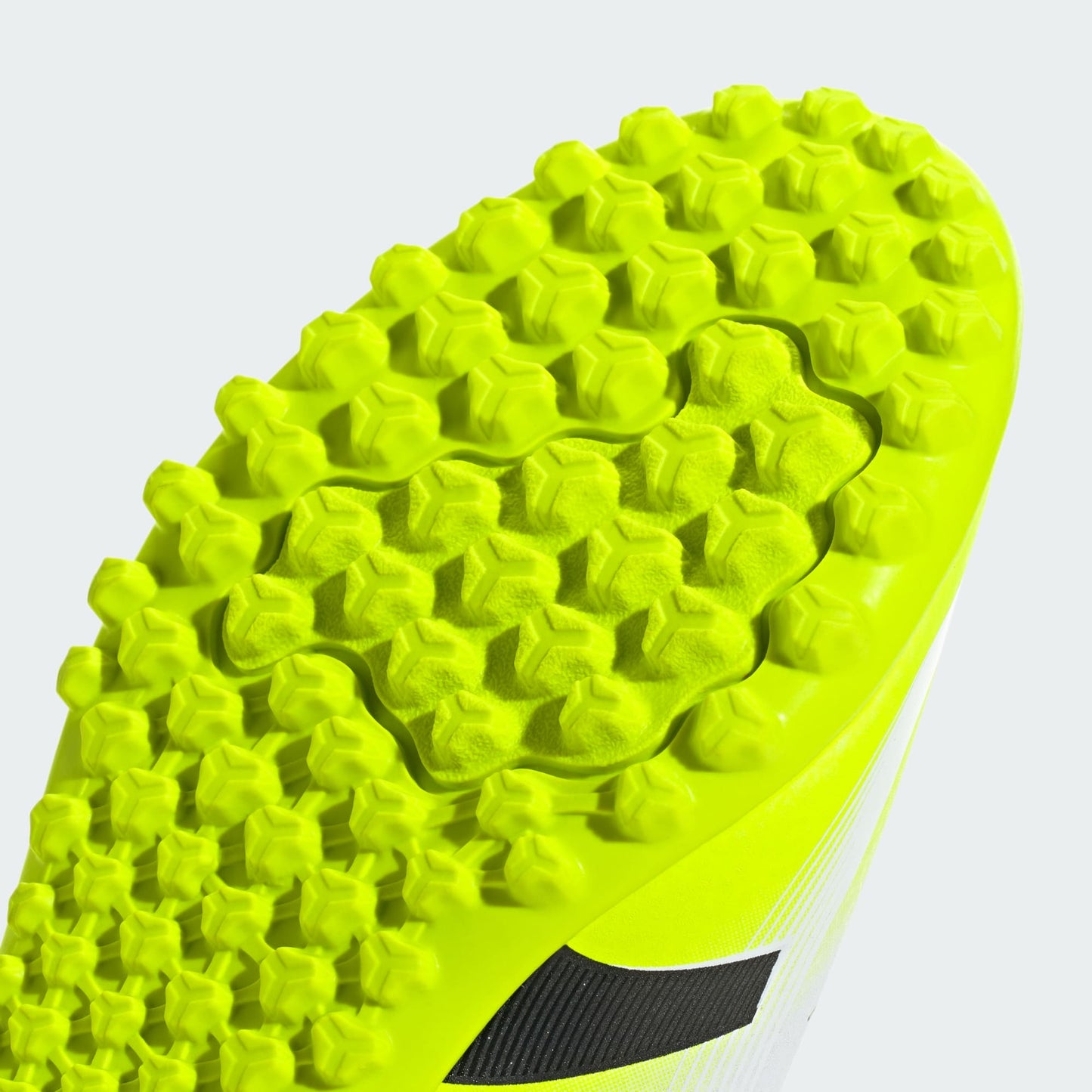 Chuteira Adidas Predator Club Infantil Society