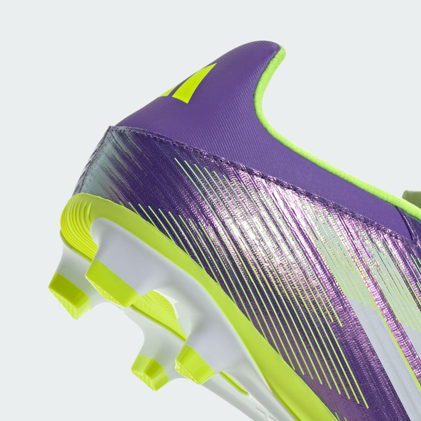 Chuteira Adidas F50 Club Firm/Multi-Ground Campo
