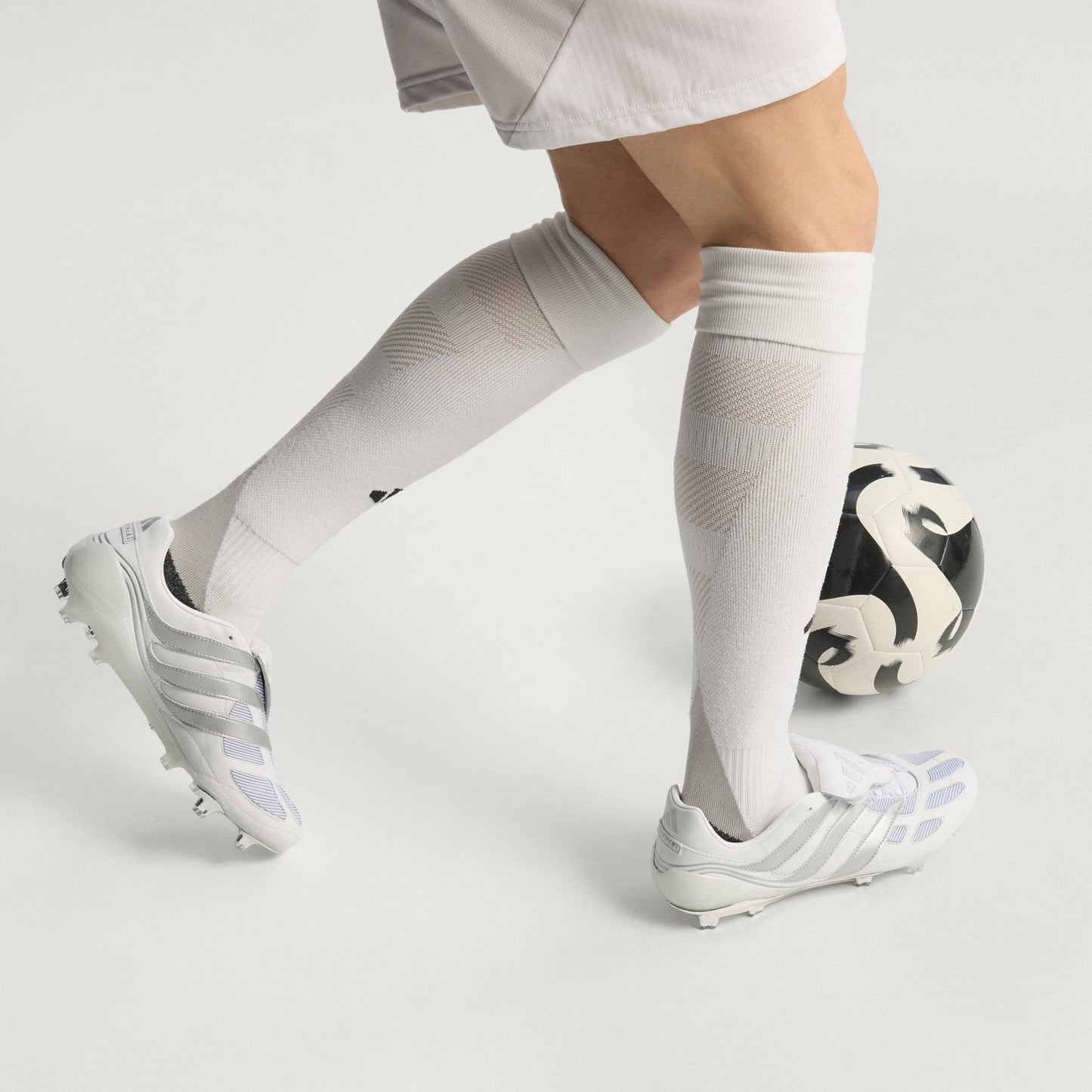 Chuteiras Adidas Predator Precision Campo