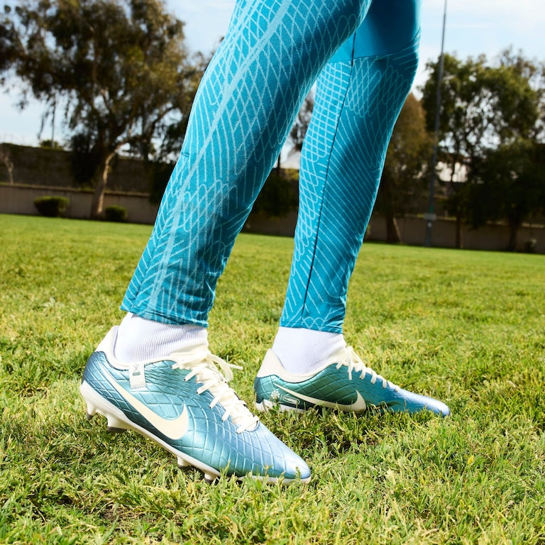 Chuteira Nike Tiempo Legend 10 Academy 30 Campo