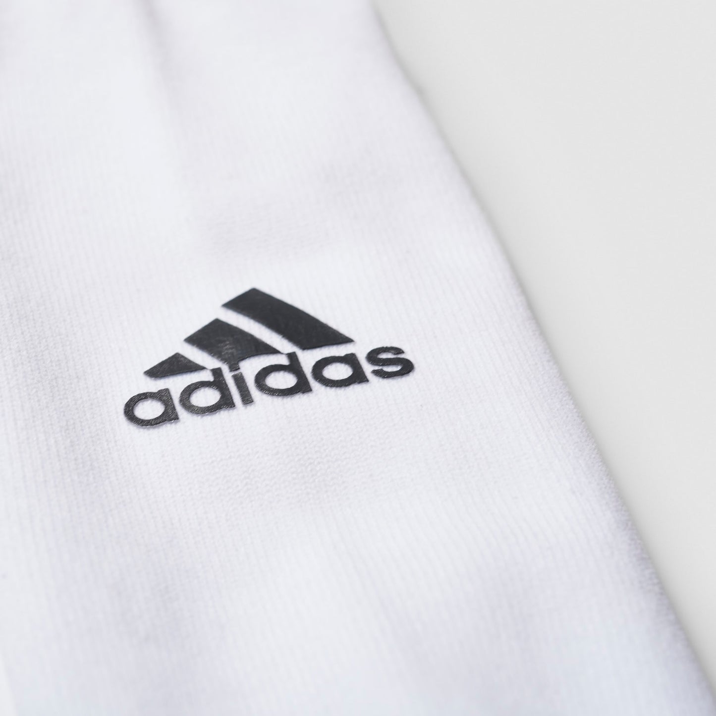 Caneleira Adidas Youth sock guar Unissex