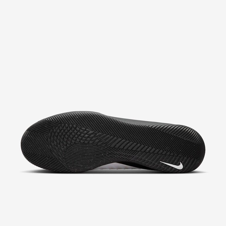 Chuteira Nike Phantom GX II Club Futsal