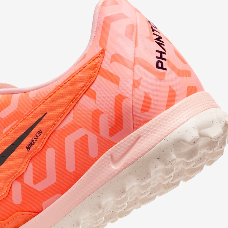 Chuteira Nike Phantom GX Academy Society