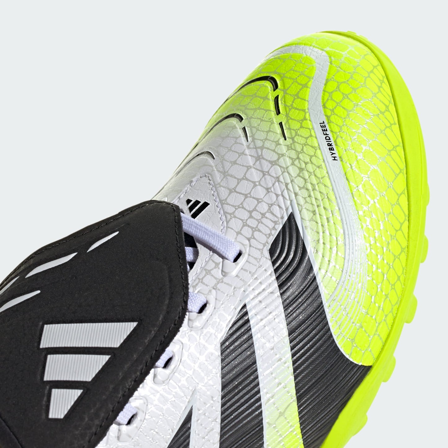 Chuteira Adidas Predator League Fold-Over Society