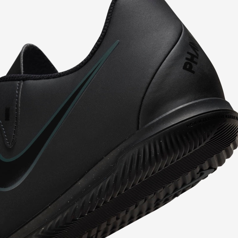 Chuteira Nike Phantom GX II Club Futsal