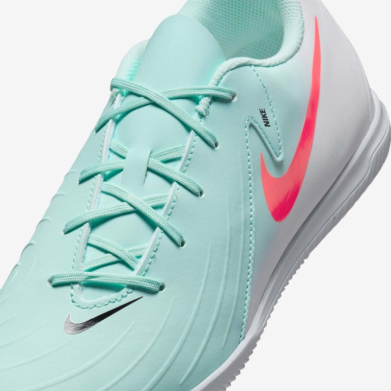 Chuteira Nike Phantom GX II Club Futsal